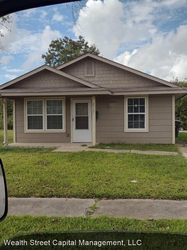 Foto principal - 3 br, 2 bath House - 2317 19th St