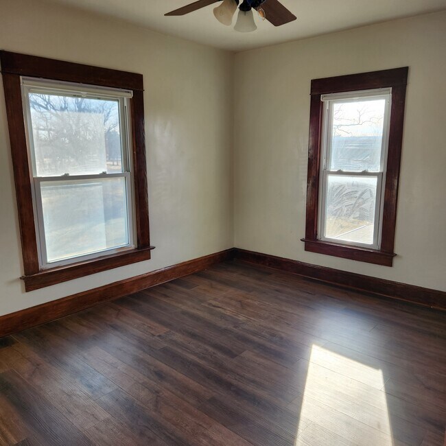 Foto del edificio - 1533 Elm St