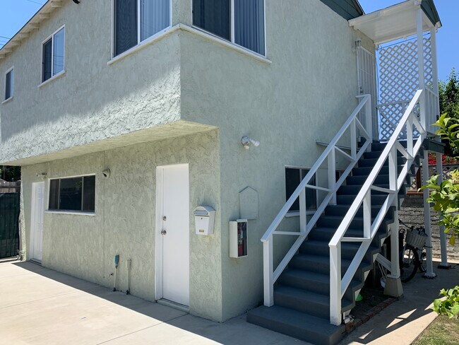Foto del edificio - 619 N Hollywood Way
