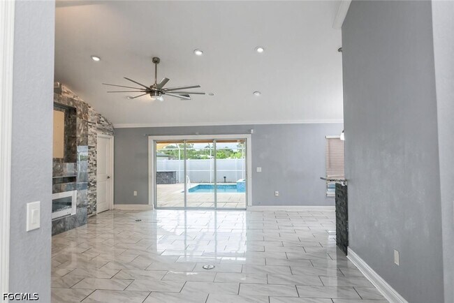 Building Photo - 432 Willowbrook Dr