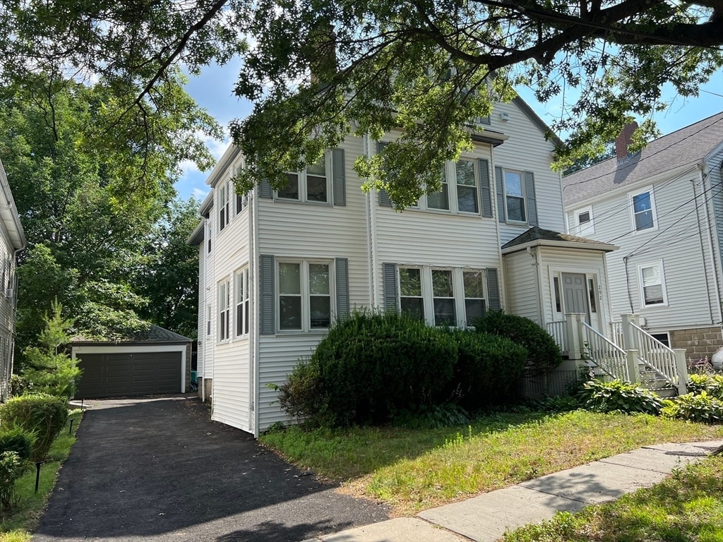 Primary Photo - 204 Maplewood St