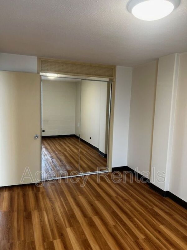 Building Photo - 1519 Nehoa St