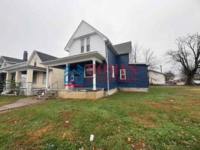 Building Photo - 1034 N 3rd Ave