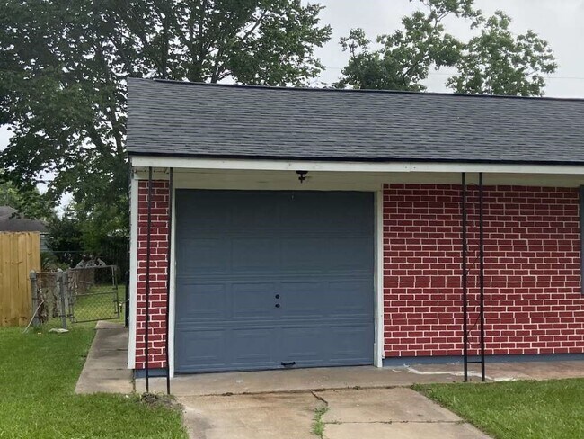 Foto del edificio - 5715 Belmark St