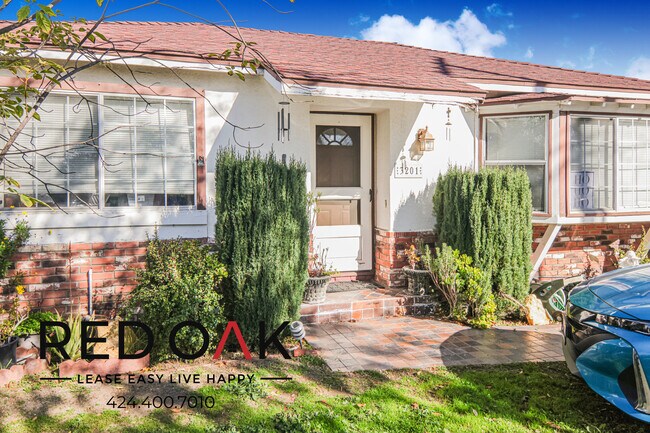 Building Photo - Tranquil and Charming Studio Bungalow with...