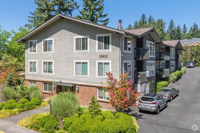 Building Photo - Quiet Family-Friendly Living In Downtown Redmond