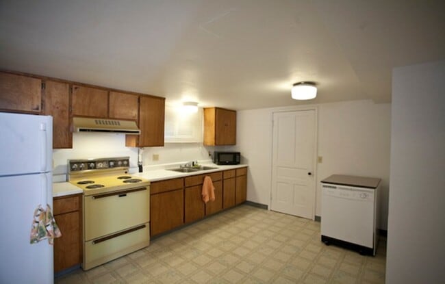 #B-230Daniel - Kitchen - 230 SE Daniel St