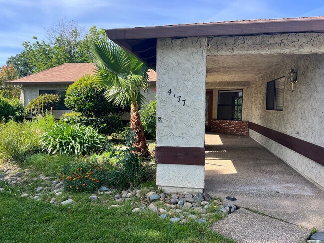 Foto del edificio - 4177 Villa Dr