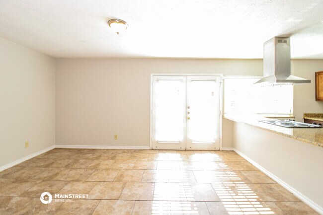 Building Photo - 712 Nora Ln