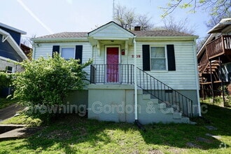 Building Photo - 2109 12th Ave S