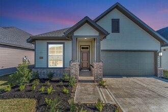 Building Photo - 16915 Tulip Row Ln