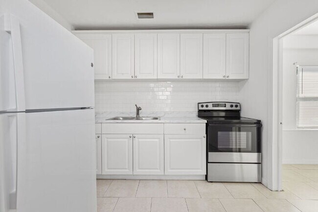 Foto del edificio - Home For Rent in St Pete!