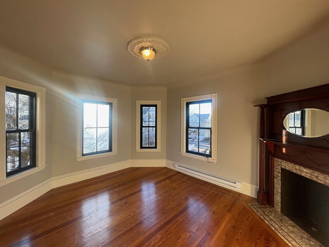 10 Charnwood Rd Unit 2, Somerville, MA 02144 Condo for Rent in Somerville, MA