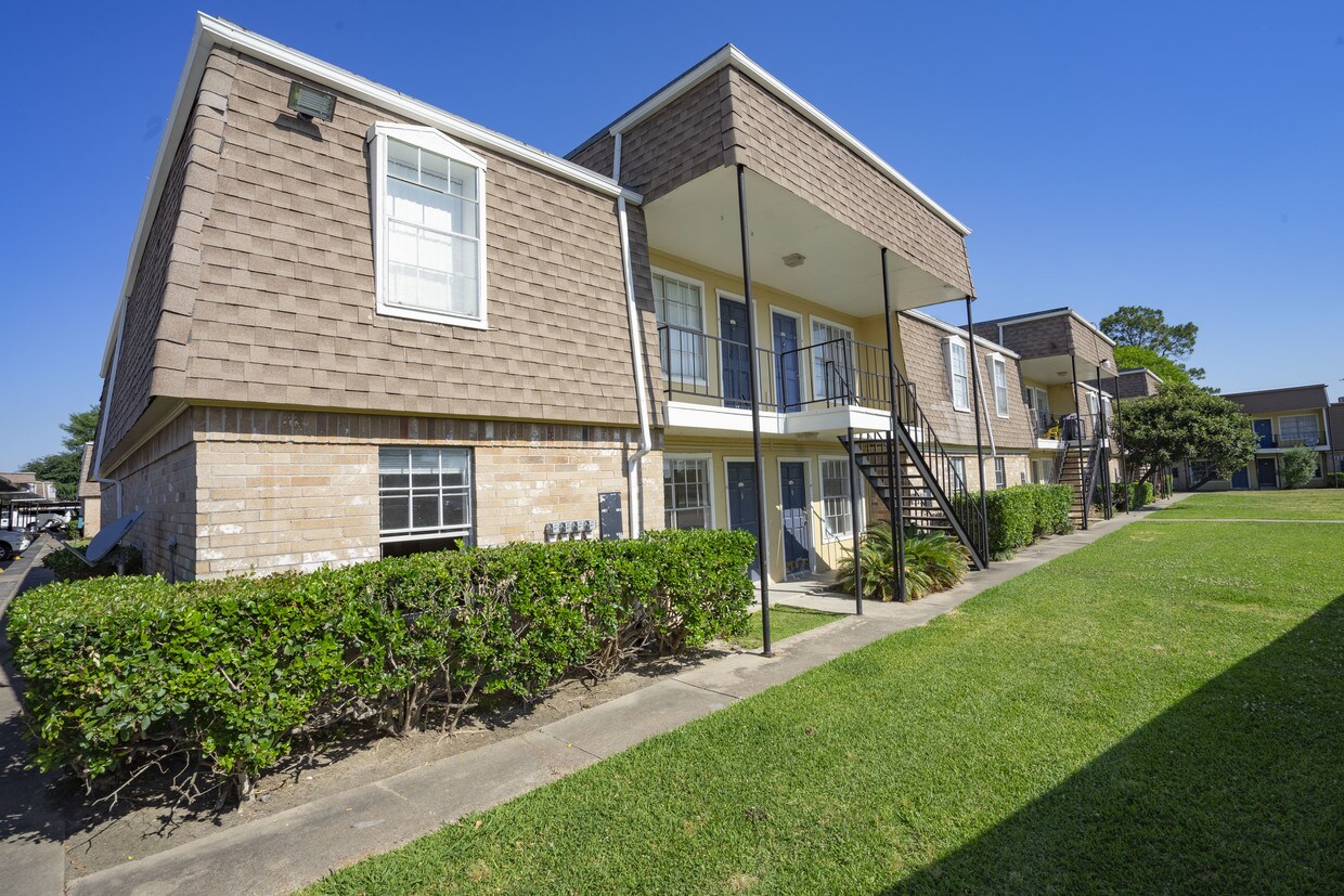 Fountains at The Bayou Apartments Houston, TX