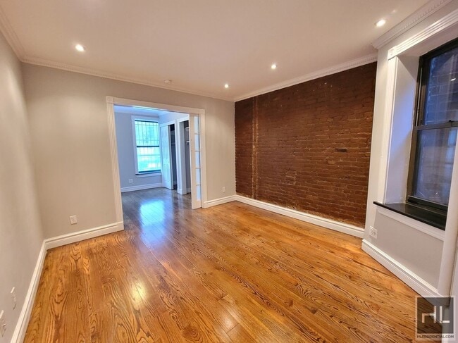 Building Photo - Renovated Gramercy 1-Bedroom with Natural ...