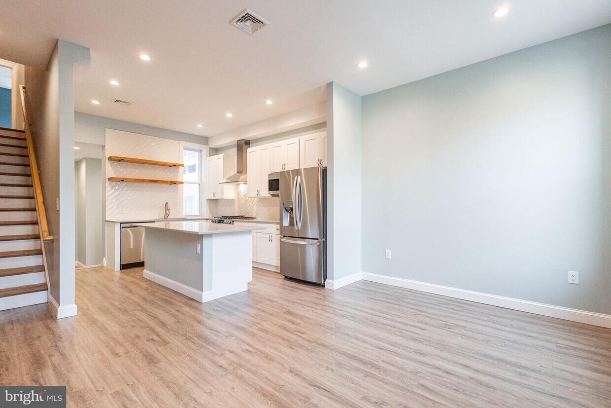 Foto principal - 3030 W Girard Ave