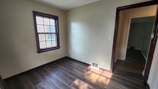 Building Photo - 4339 N 51st Blvd