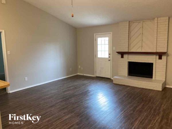 Foto del edificio - 3225 Amber Dr S