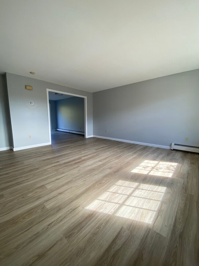 Foto del edificio - Old County Estates