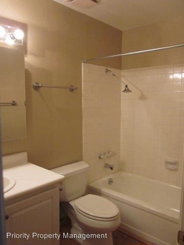 Foto del edificio - 7070 Mountain Moss Dr