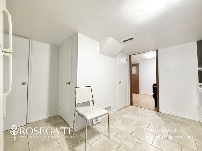 Building Photo - 1-Bedroom Basement Apartment with Internet Included – Scarborough