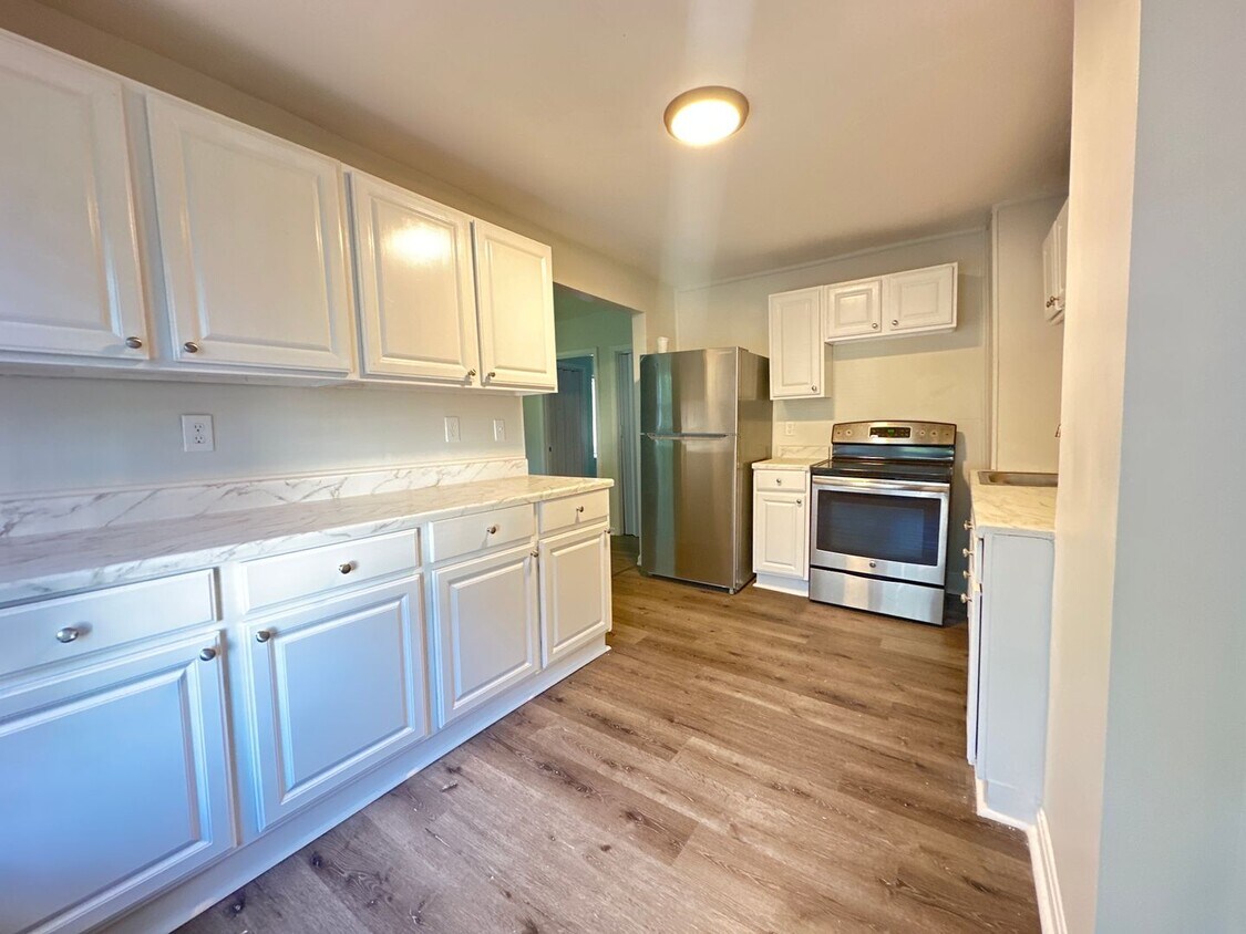 Foto principal - 2 Bedroom Unit Close to Downtown