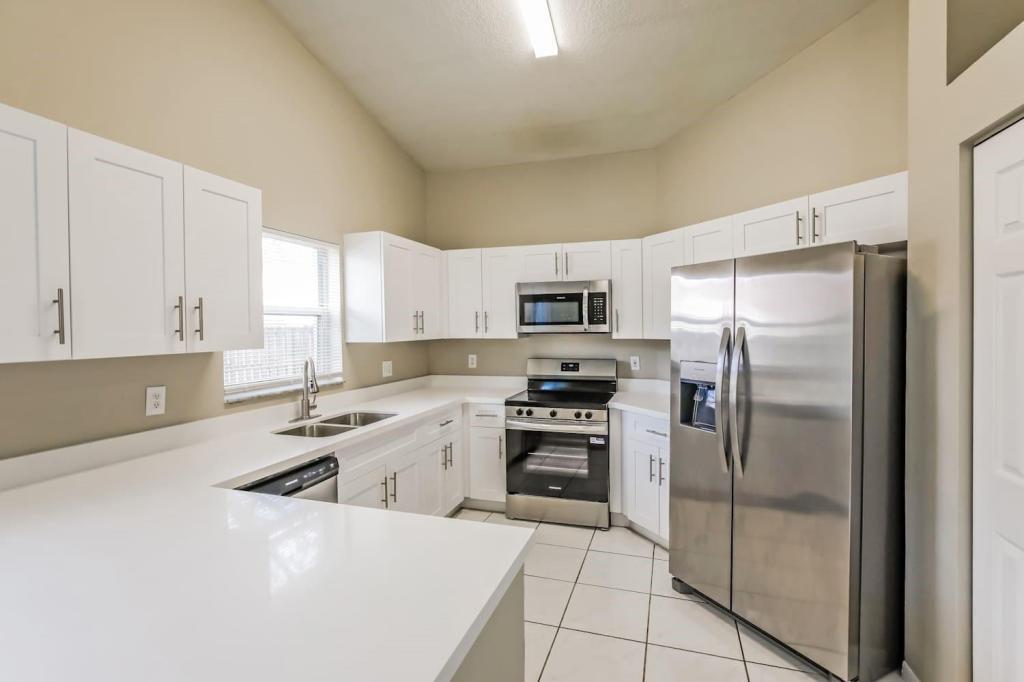 Foto principal - 1365 SW 106th Ave