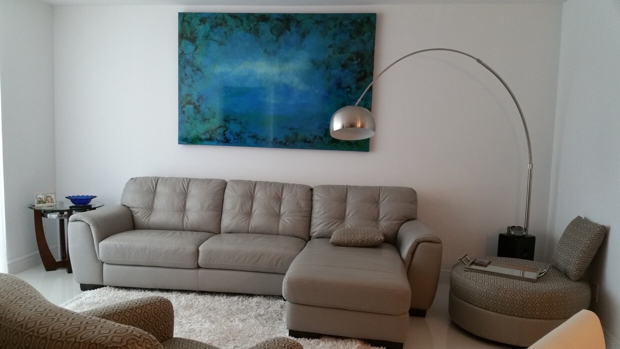 Living room - 5401 Collins Ave