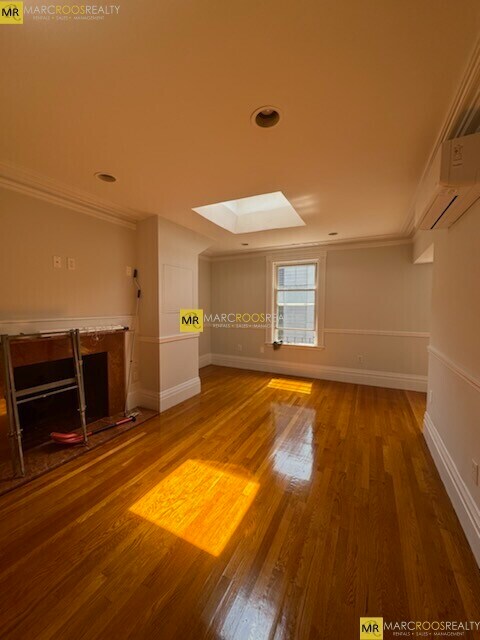 Foto del edificio - 252 Newbury St