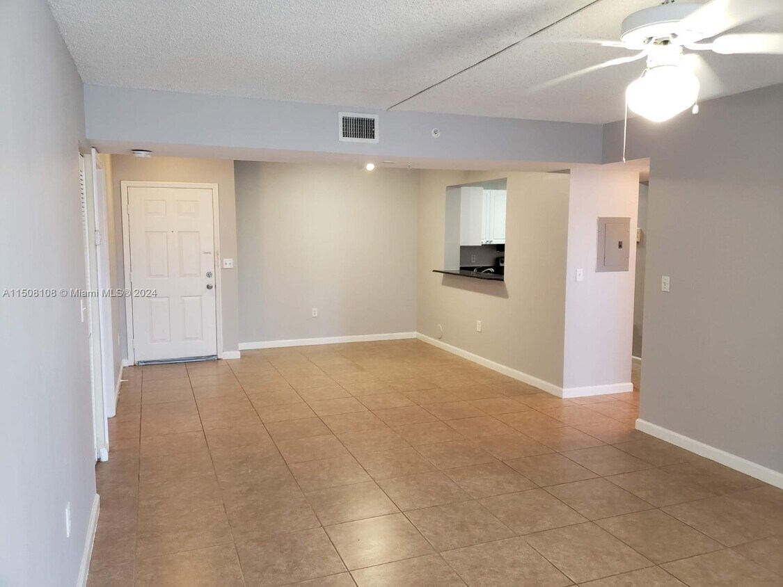 2731 Ocean Club Blvd Unit 103, Hollywood, FL 33019 Condo for Rent in