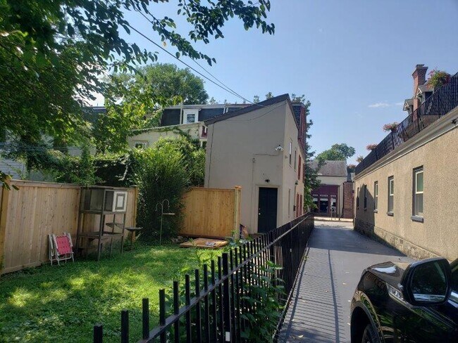 Foto del edificio - 8409 Germantown Ave
