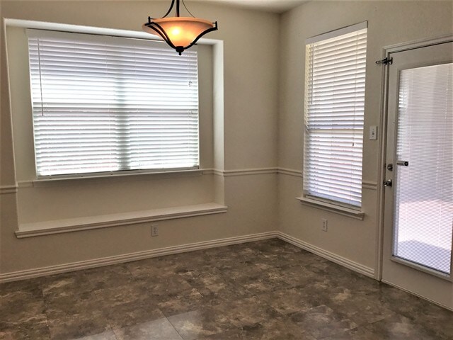 Foto del edificio - 8613 Corral Cir