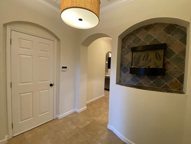 Foto del edificio - 3 Bedroom, 2.5 Bath Townhome with One Car ...