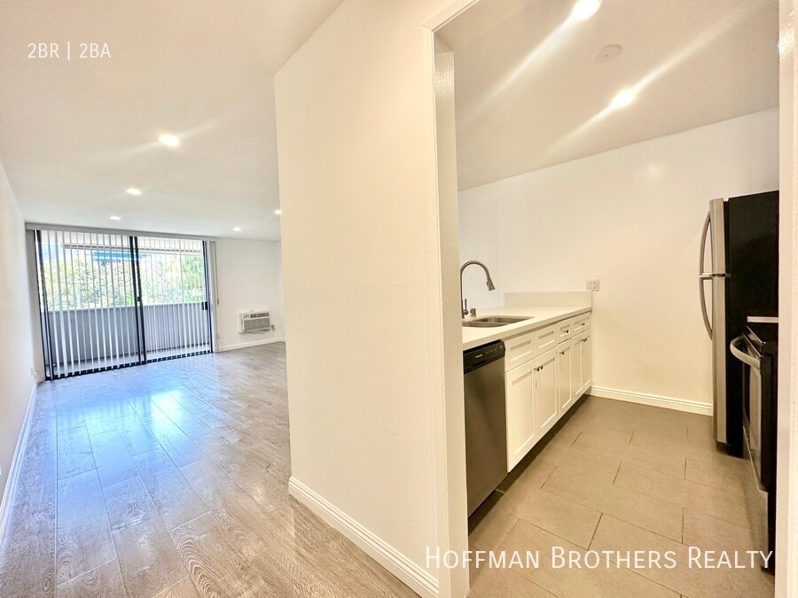 Primary Photo - 724 N West Knoll Dr West Hollywood, CA 90069