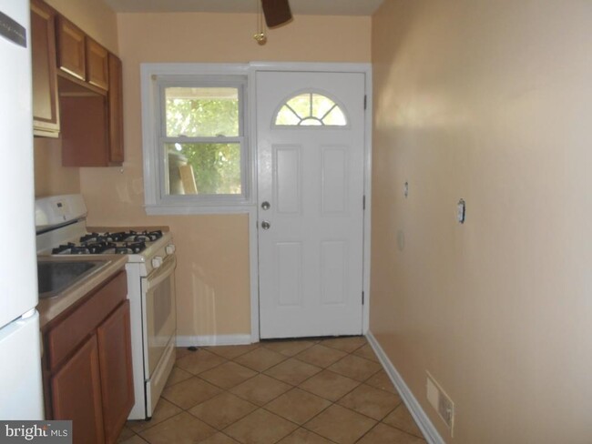 Foto del edificio - 1222 Harwood Ave