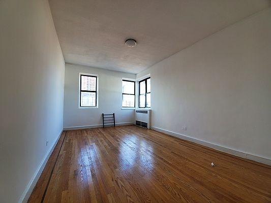 Foto del edificio - 2 bedroom in Bronx NY 10452