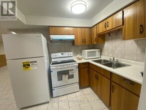 Building Photo - 65 Marita Pl