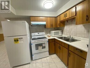Building Photo - 65 Marita Pl