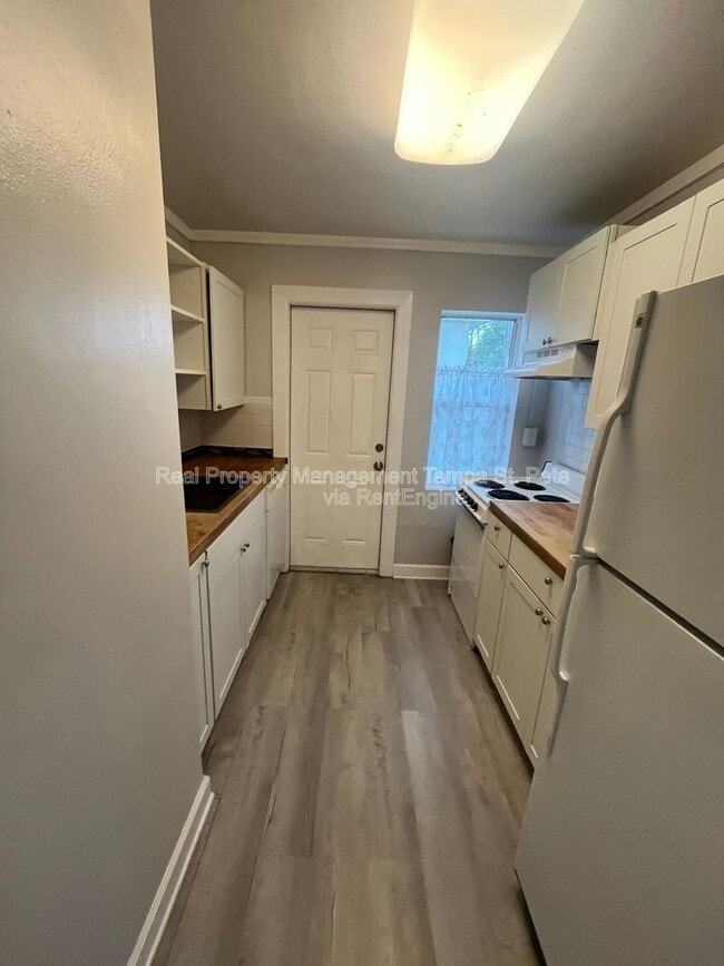 Building Photo - 6900 Miami St