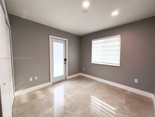 Building Photo - 14211 SW 147th Ct