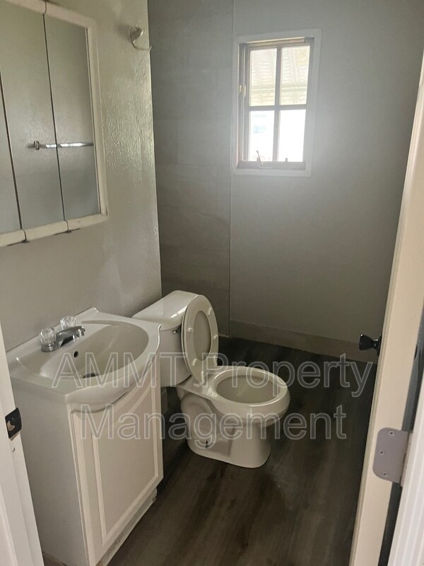 Foto del edificio - 1347 22nd Ave SW