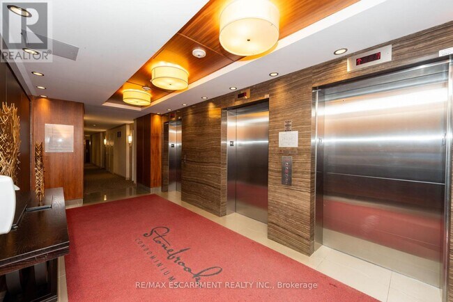 Building Photo - 1055 Southdown Rd