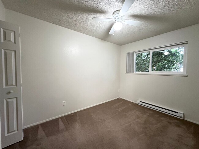 Foto del edificio - LOVELY & AFFORDABLE! Duplex community in the heart of Sandy, OR!