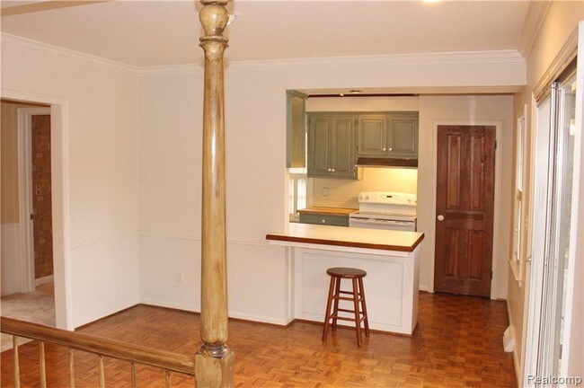 Foto del edificio - 799 E Long Lake Rd