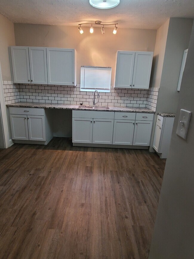 Foto del edificio - 624 N Gray St