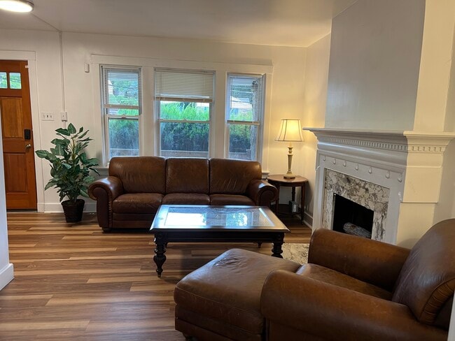 Building Photo - 5612 Forbes Ave