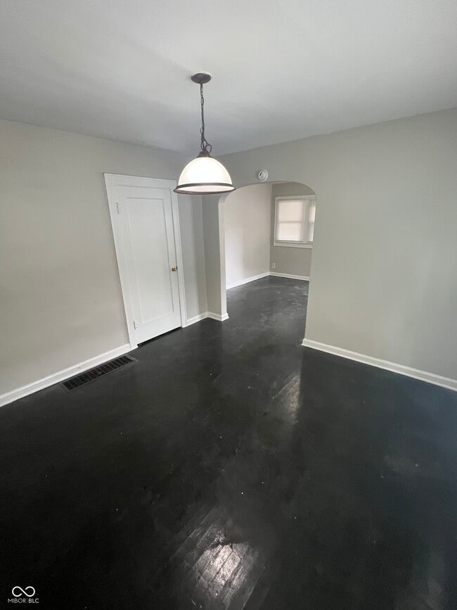 Building Photo - 854 N Bradley Ave
