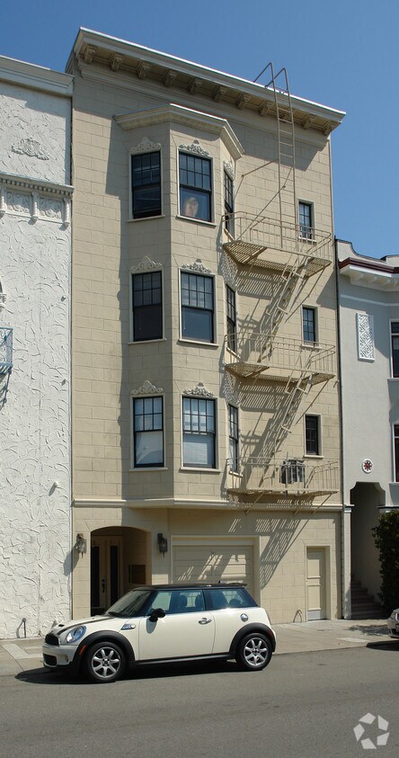 Building Photo - 2530 Chestnut St