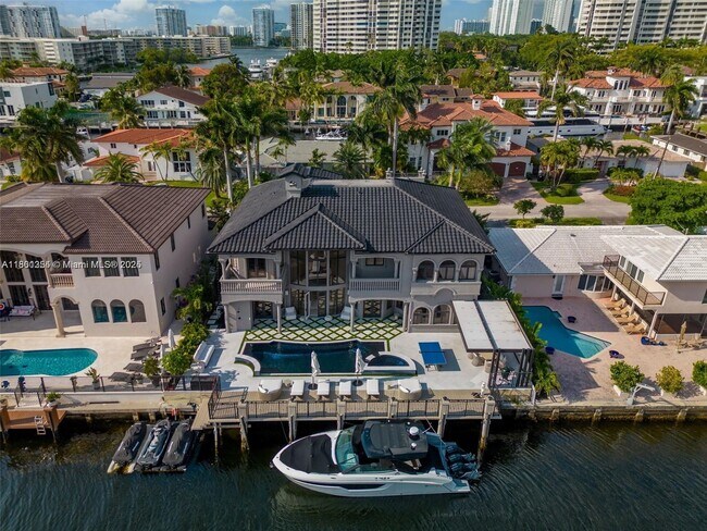 Foto del edificio - 3380 NE 170th St