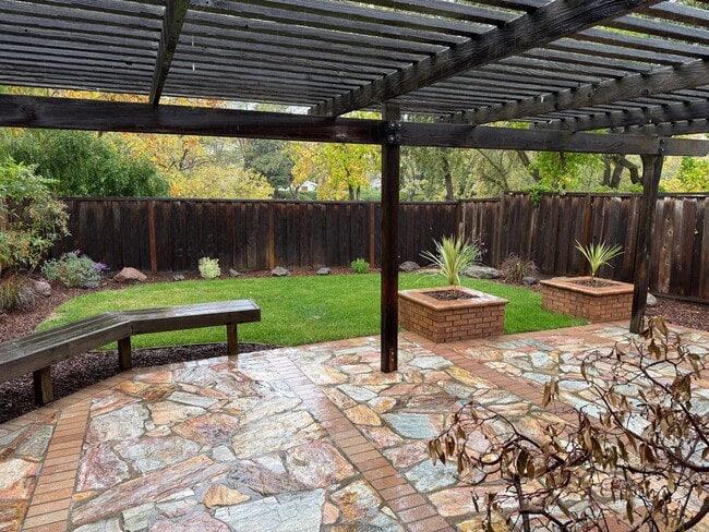 Building Photo - 60 Boulder Creek Ct